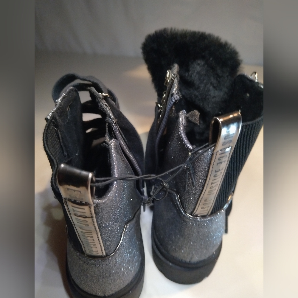 Boots - Picture 7 of 9